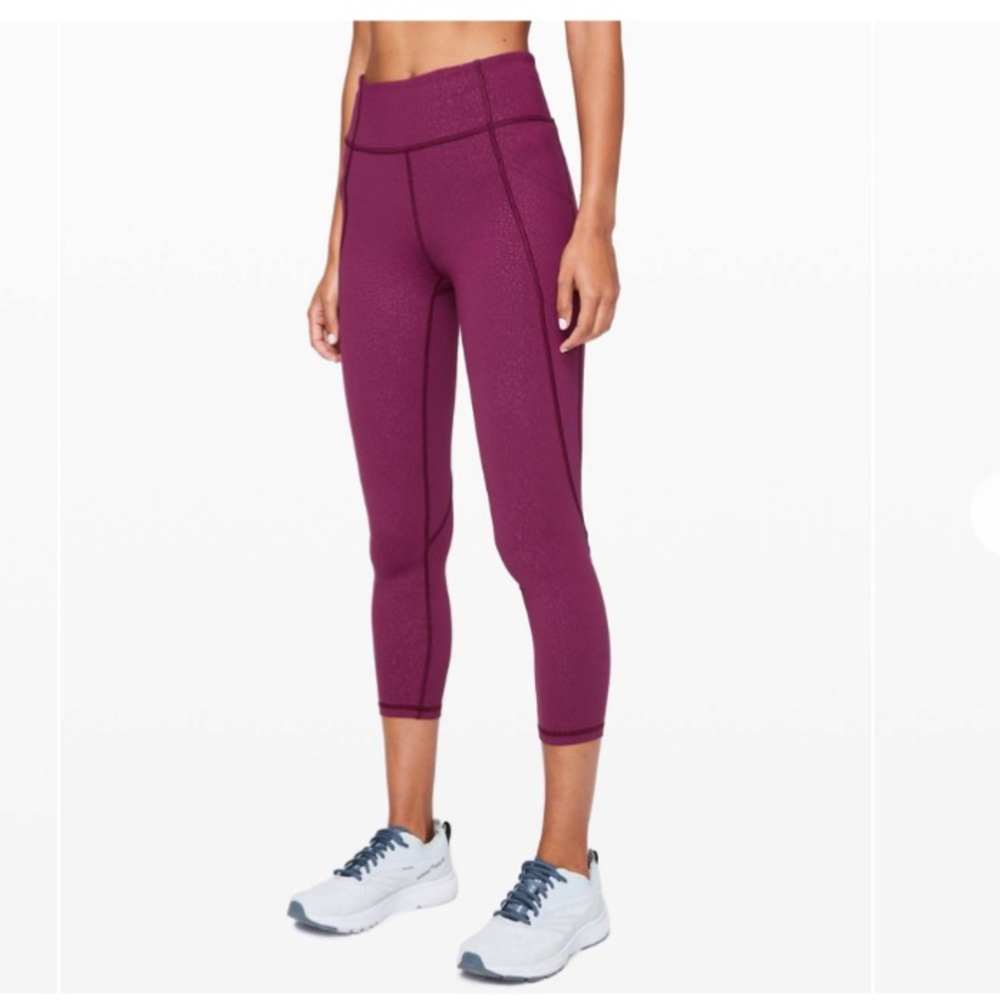 Lululemon Time to Sweat Emboss Marvel NWOT Size 4